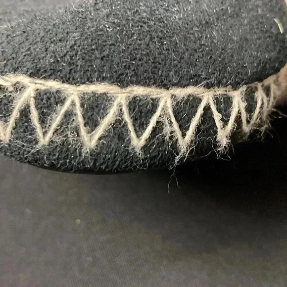 LOOBA WOMENS SIZE SMALL 5/6BLACK SLIPPER FAUX FUR LINING POM POM TIE - Picture 3 of 9